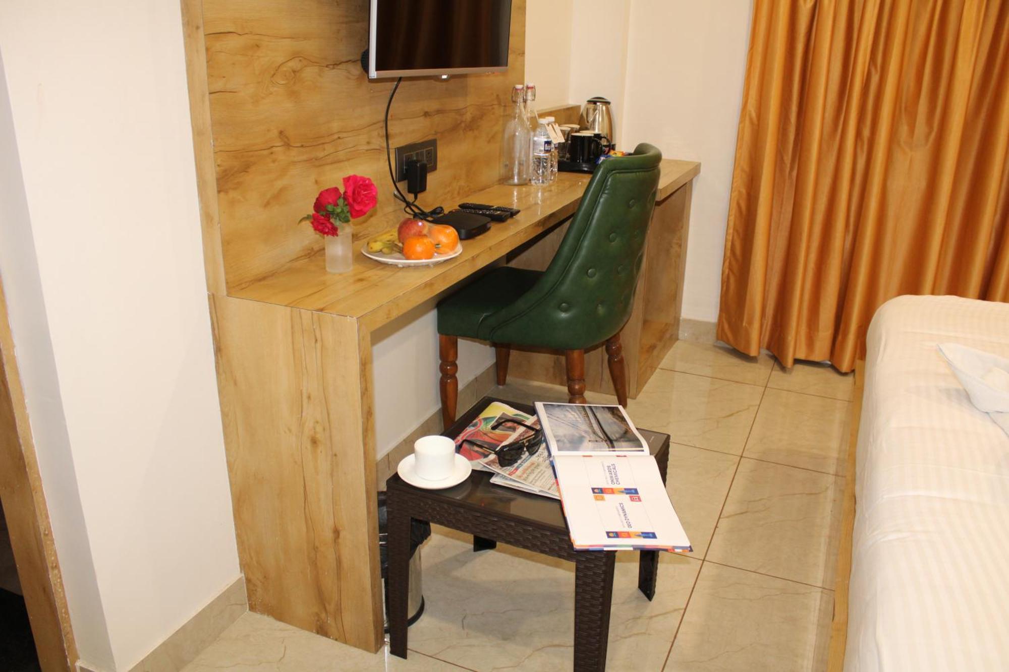 Clarks Collection Somnath Hotel Bagian luar foto